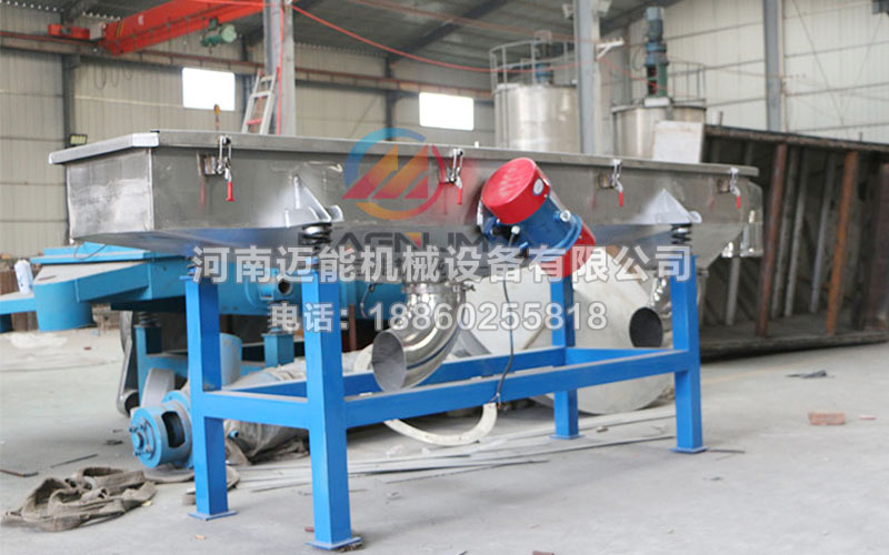 直线振动筛电机装两侧有什么作用？